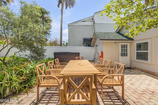 308 Due East Street, New Smyrna Beach, FL 32169