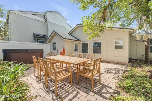 308 Due East Street, New Smyrna Beach, FL 32169