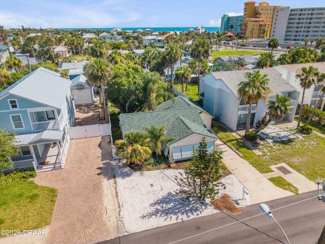 308 Due East Street, New Smyrna Beach, FL 32169