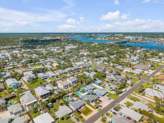 308 Due East Street, New Smyrna Beach, FL 32169