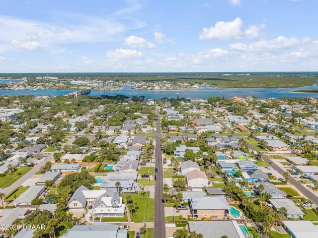 308 Due East Street, New Smyrna Beach, FL 32169