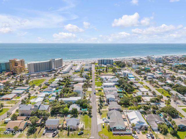 308 Due East Street, New Smyrna Beach, FL 32169