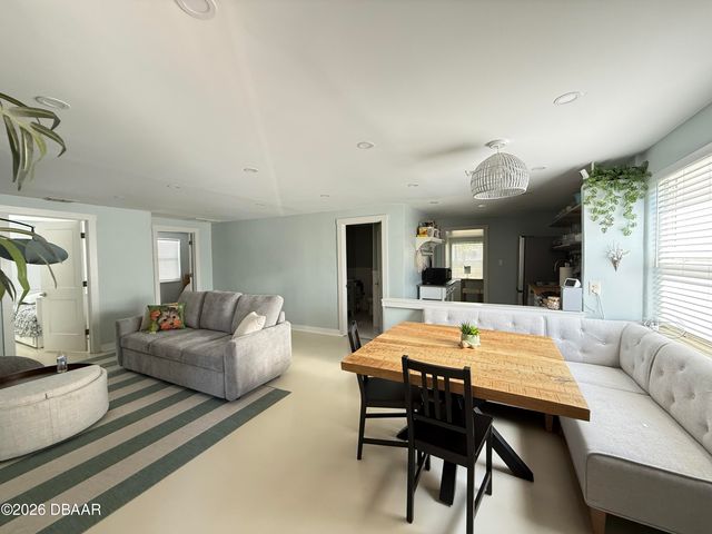 308 Due East Street, New Smyrna Beach, FL 32169