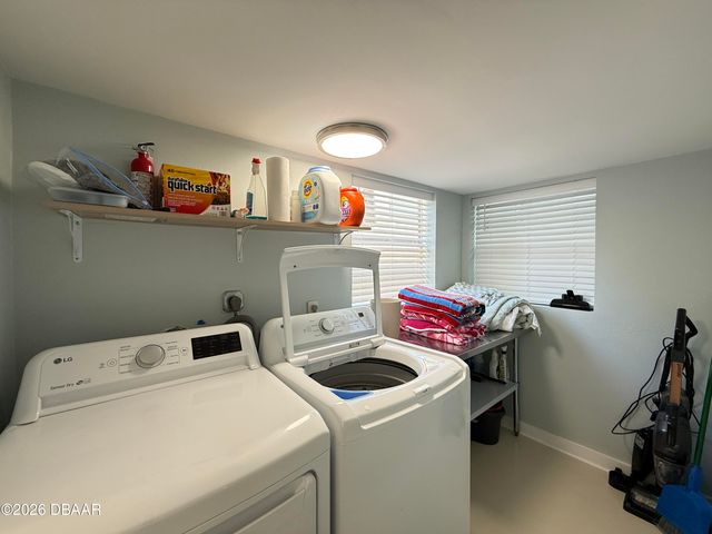 308 Due East Street, New Smyrna Beach, FL 32169