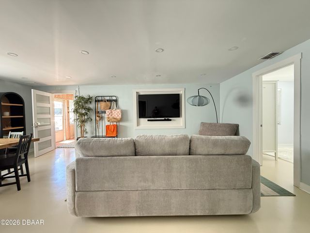 308 Due East Street, New Smyrna Beach, FL 32169