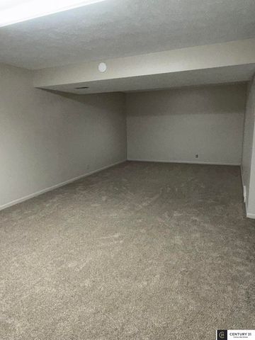 3432 Faye Drive, Bellevue, NE 68123