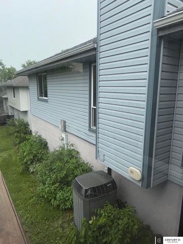 3432 Faye Drive, Bellevue, NE 68123