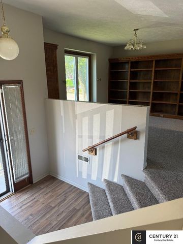 3432 Faye Drive, Bellevue, NE 68123