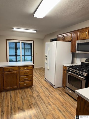 3432 Faye Drive, Bellevue, NE 68123
