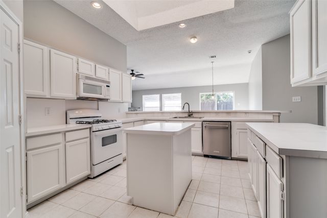 7302 Armstrong Lane, Rowlett, TX 75089
