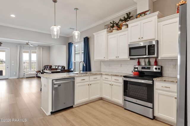 201 Adry Lane, Youngsville, LA 70592