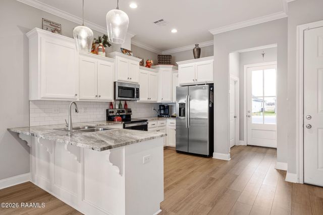 201 Adry Lane, Youngsville, LA 70592