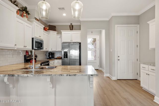 201 Adry Lane, Youngsville, LA 70592