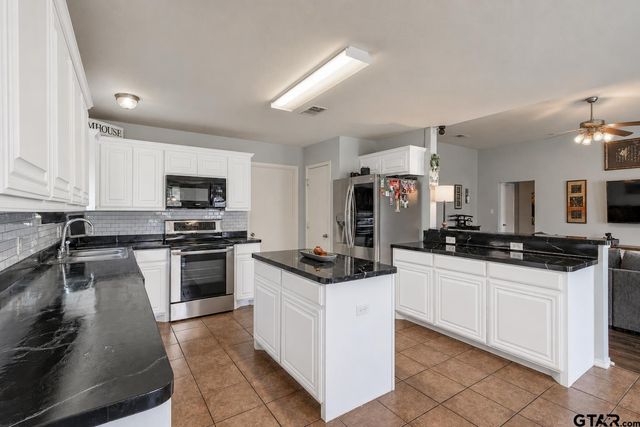 268 Cass Circle, Flint, TX 75762