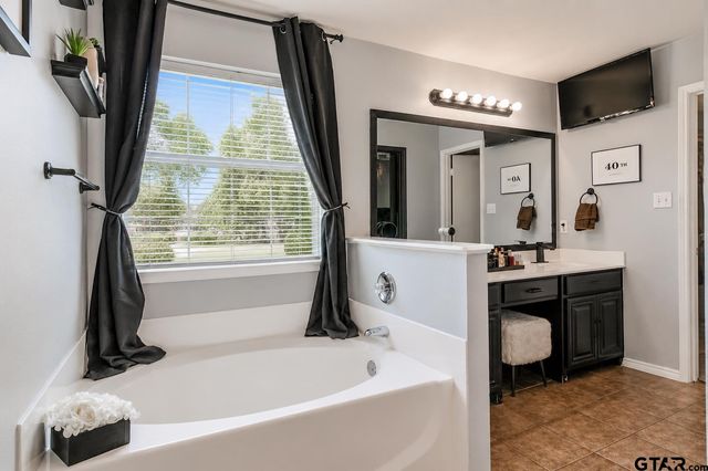 268 Cass Circle, Flint, TX 75762