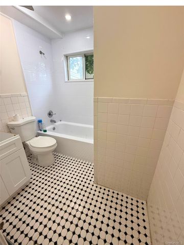 790 Wellwood Avenue, Lindenhurst, NY 11757