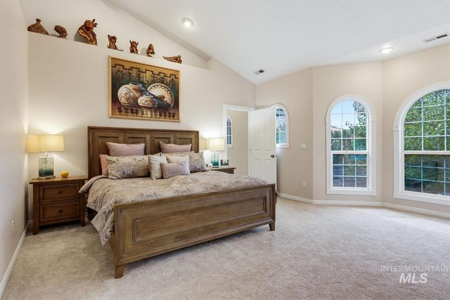 2480 E Roanoke Dr, Boise, ID 83712