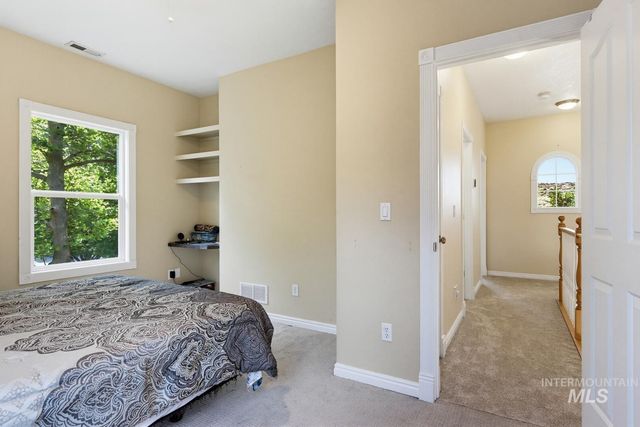 2480 E Roanoke Dr, Boise, ID 83712