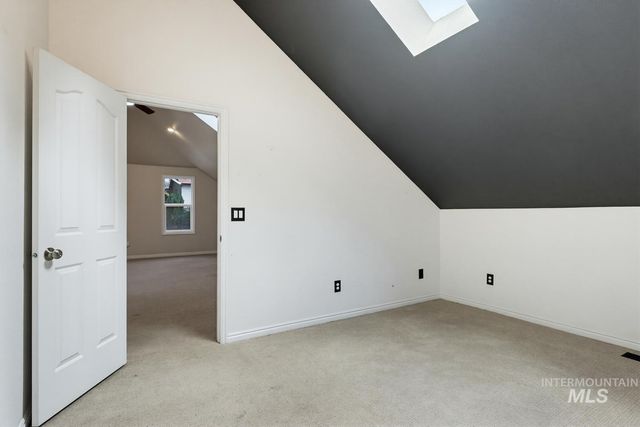 2480 E Roanoke Dr, Boise, ID 83712