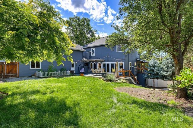 2480 E Roanoke Dr, Boise, ID 83712