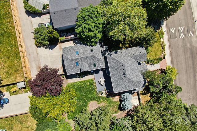 2480 E Roanoke Dr, Boise, ID 83712
