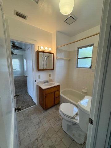 507 S D Street Building 2, Lake Worth Beach, FL 33460