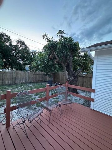 507 S D Street Building 2, Lake Worth Beach, FL 33460