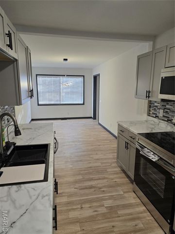 3038 Circle Drive, Granite City, IL 62040