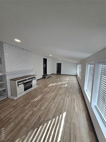 3038 Circle Drive, Granite City, IL 62040