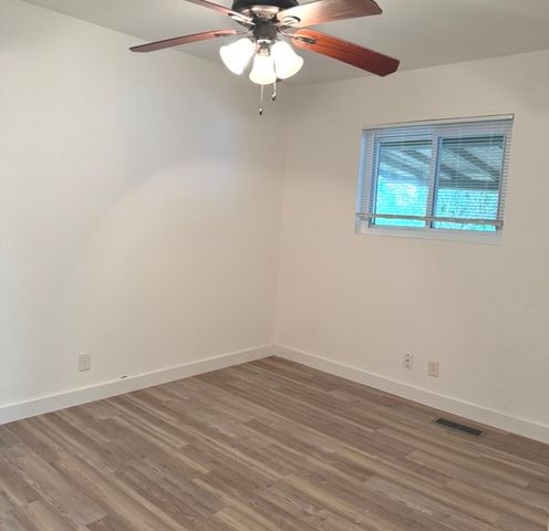 533 Redwood Road, Bolingbrook, IL 60440