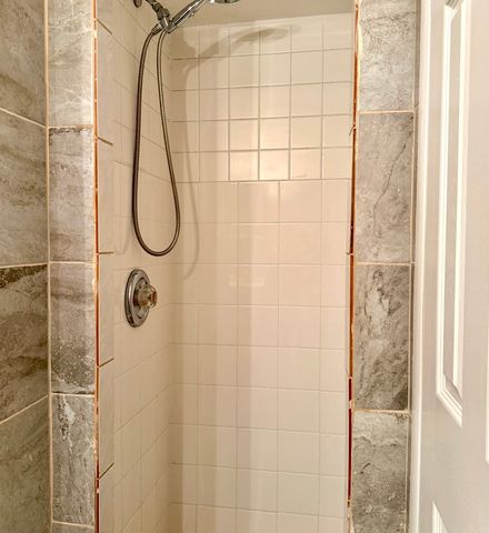 533 Redwood Road, Bolingbrook, IL 60440