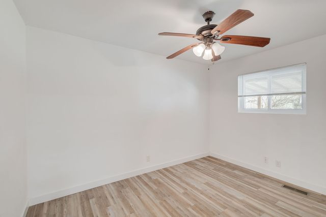 533 Redwood Road, Bolingbrook, IL 60440