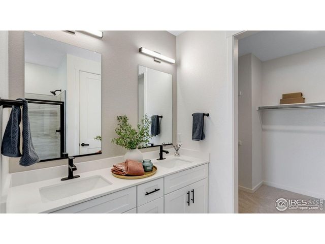 1402 Mullers Dr, Windsor, CO 80550