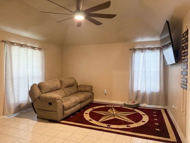 606 Iowa Street, Keene, TX 76059
