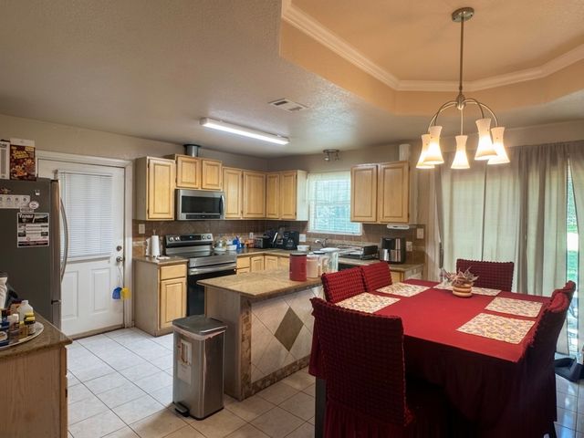 606 Iowa Street, Keene, TX 76059