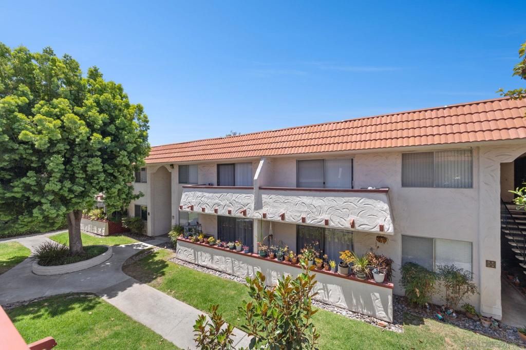 Image 24 of property listing at 8641 Lake Murray 16, San Diego, CA 92119