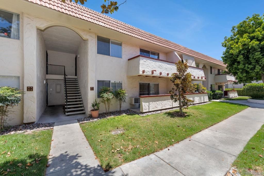 Image 25 of property listing at 8641 Lake Murray 16, San Diego, CA 92119