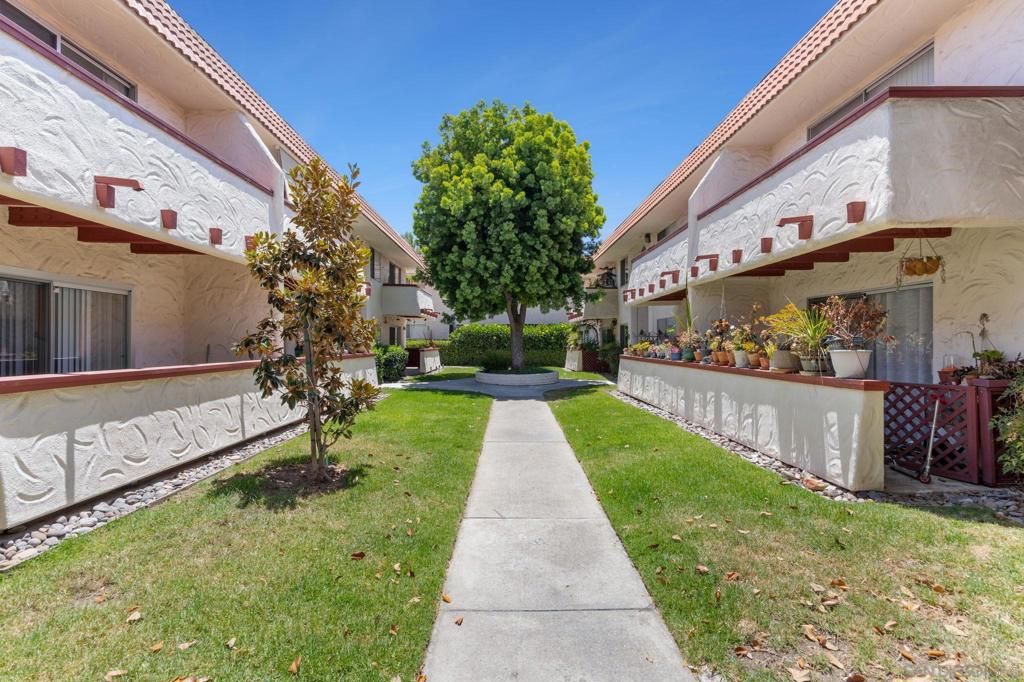 Image 26 of property listing at 8641 Lake Murray 16, San Diego, CA 92119