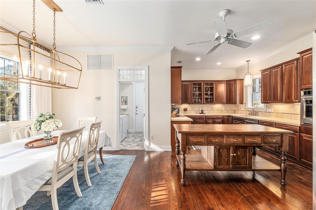 Image 13 of property listing at 33 LAKE WOOD CIRCLE, Ocala, FL 34482