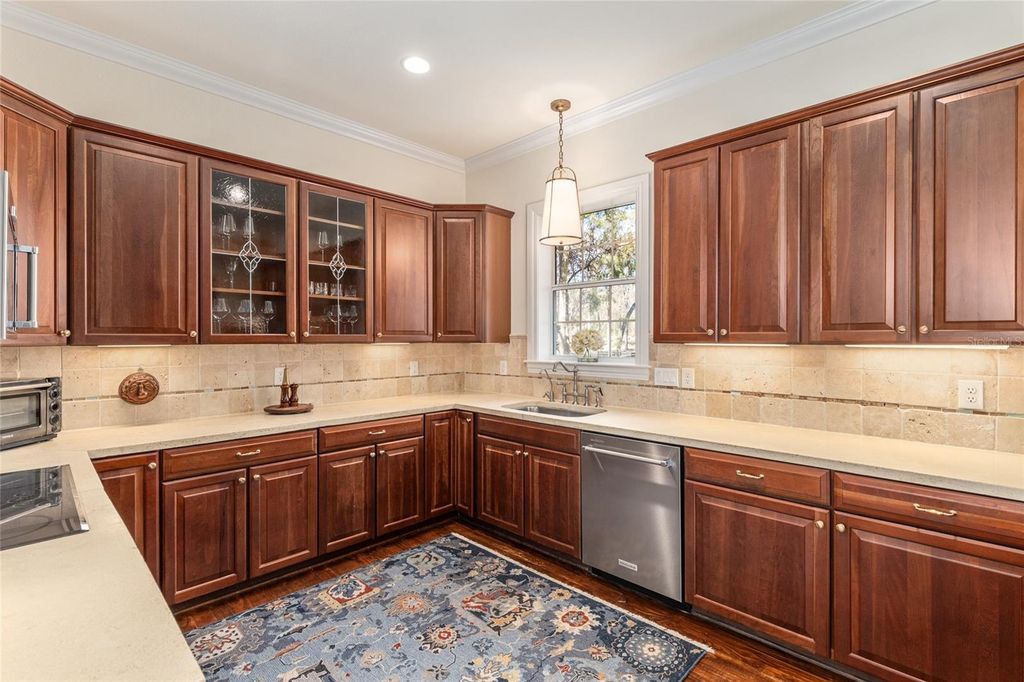 Image 15 of property listing at 33 LAKE WOOD CIRCLE, Ocala, FL 34482