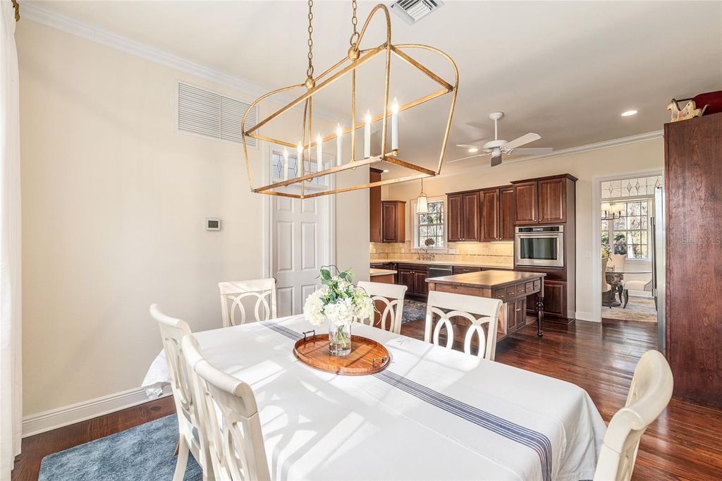 Image 18 of property listing at 33 LAKE WOOD CIRCLE, Ocala, FL 34482