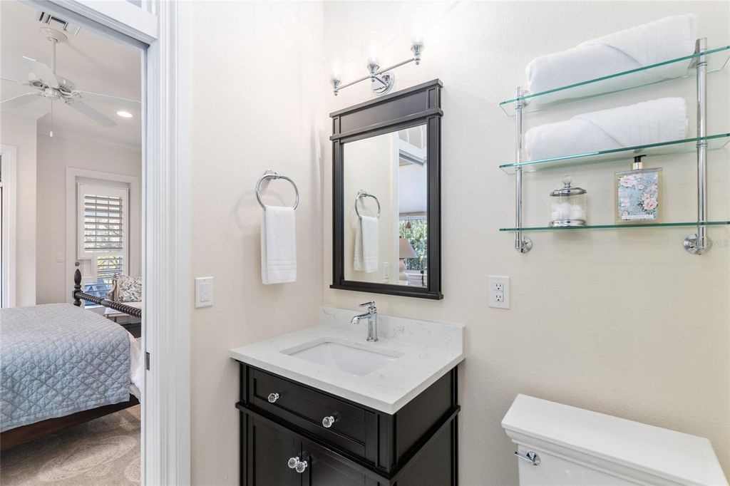 Image 30 of property listing at 33 LAKE WOOD CIRCLE, Ocala, FL 34482