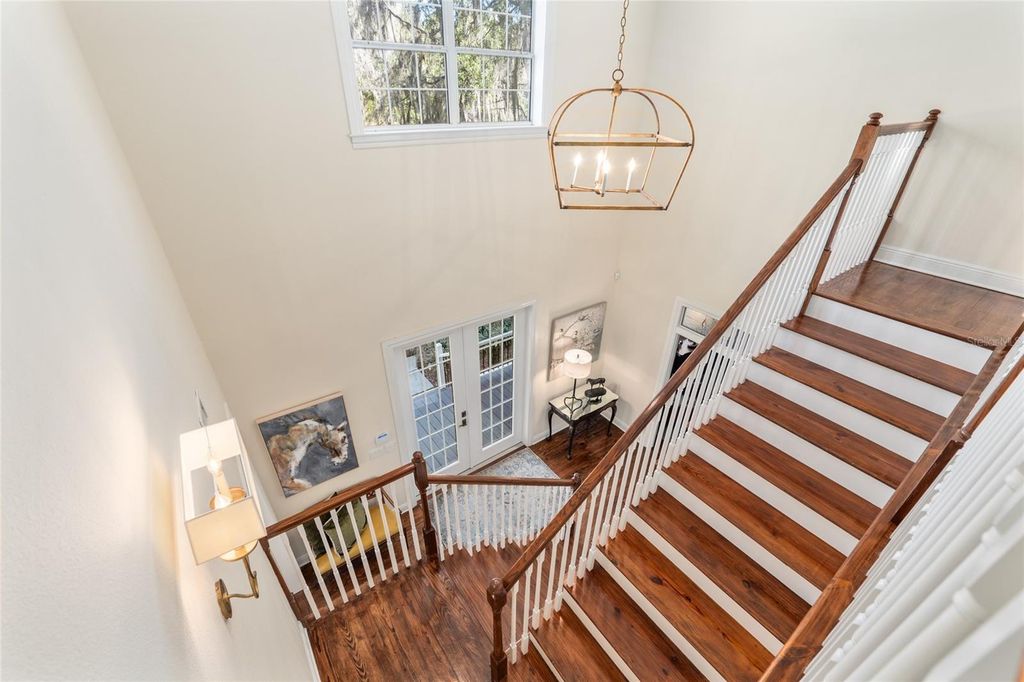 Image 4 of property listing at 33 LAKE WOOD CIRCLE, Ocala, FL 34482