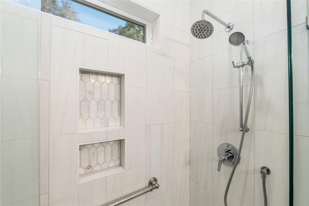 Image 33 of property listing at 33 LAKE WOOD CIRCLE, Ocala, FL 34482