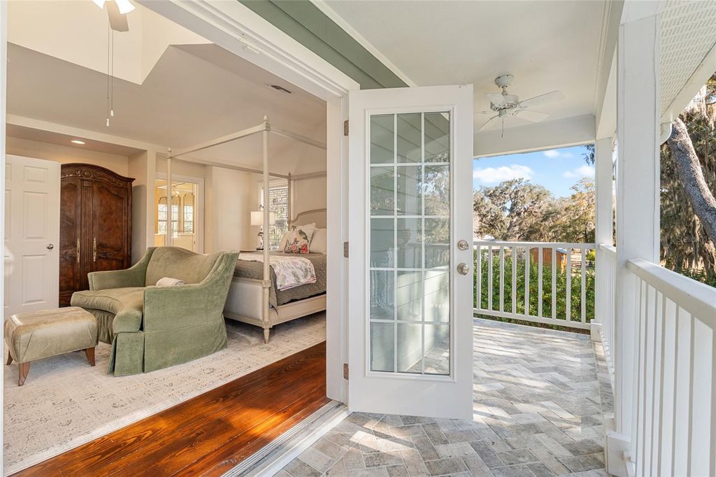 Image 39 of property listing at 33 LAKE WOOD CIRCLE, Ocala, FL 34482