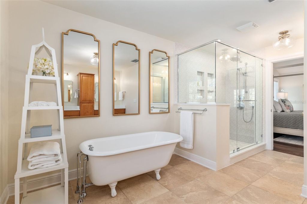 Image 42 of property listing at 33 LAKE WOOD CIRCLE, Ocala, FL 34482