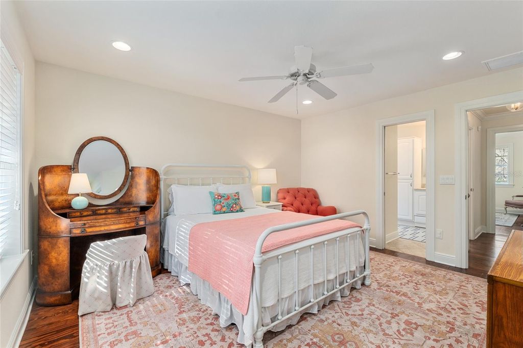 Image 47 of property listing at 33 LAKE WOOD CIRCLE, Ocala, FL 34482