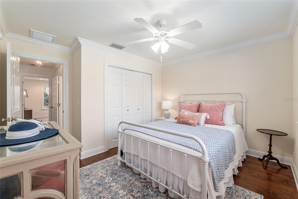 Image 48 of property listing at 33 LAKE WOOD CIRCLE, Ocala, FL 34482