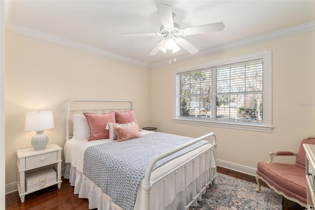 Image 49 of property listing at 33 LAKE WOOD CIRCLE, Ocala, FL 34482