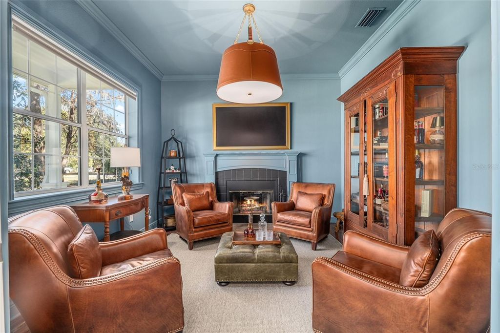 Image 7 of property listing at 33 LAKE WOOD CIRCLE, Ocala, FL 34482